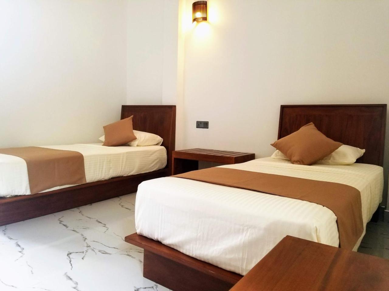 Queens Mount Kandy Bagian luar foto